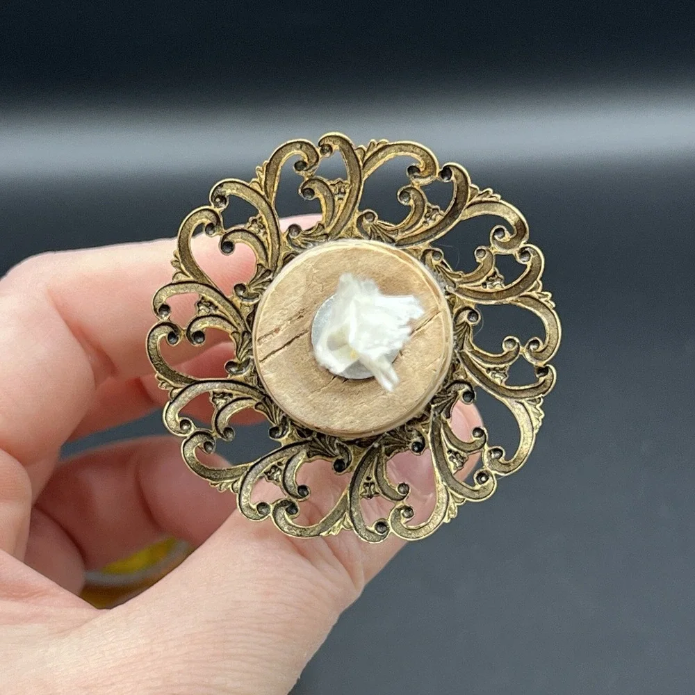 VTG Ornate Brass Oil‎ Lamp AMBER Glass Decorative Scalloped Edge Jeweled 4.5